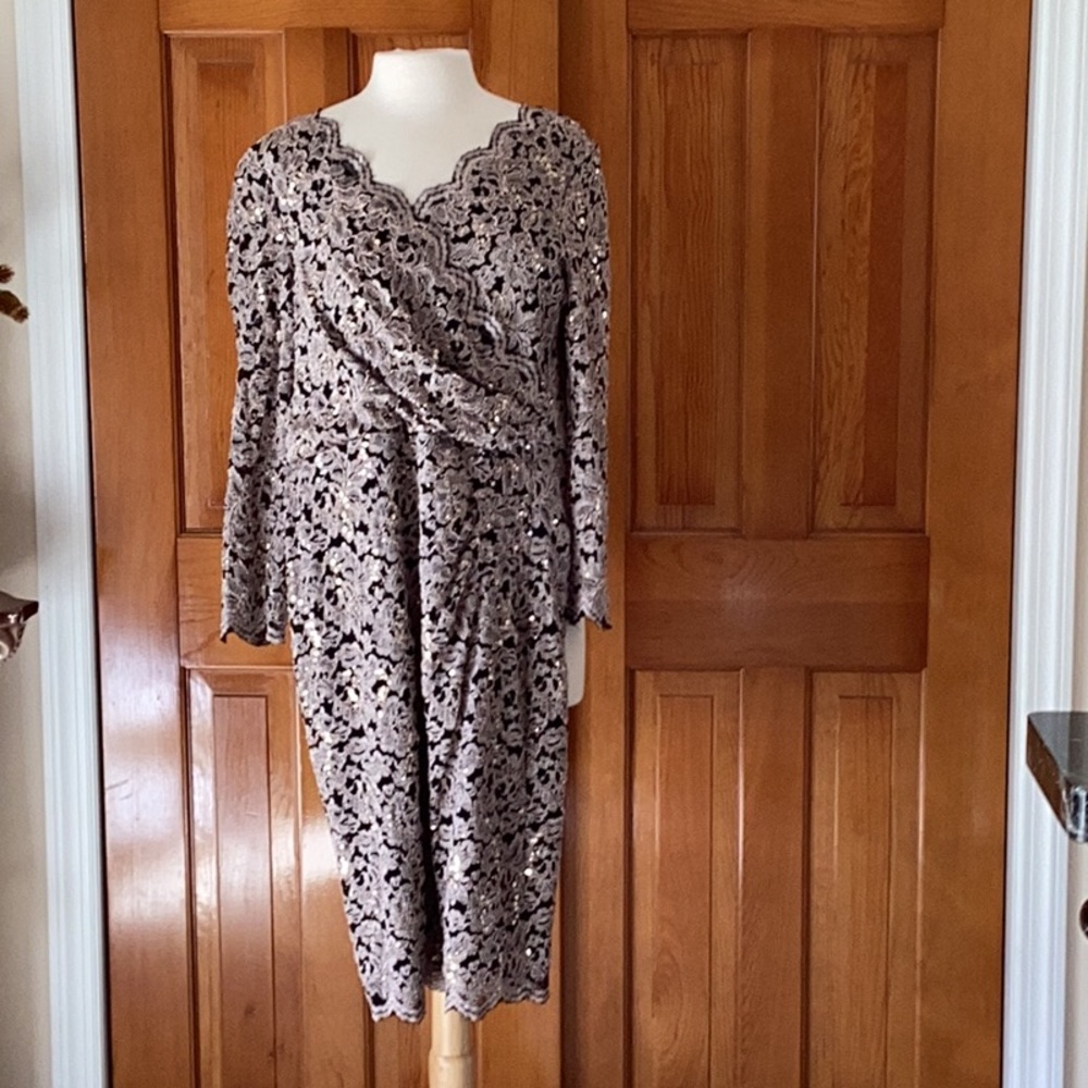 Vintage Jessica Howard Size 10 Ladies Party $ Holiday Dress.  Sequins and Lace.